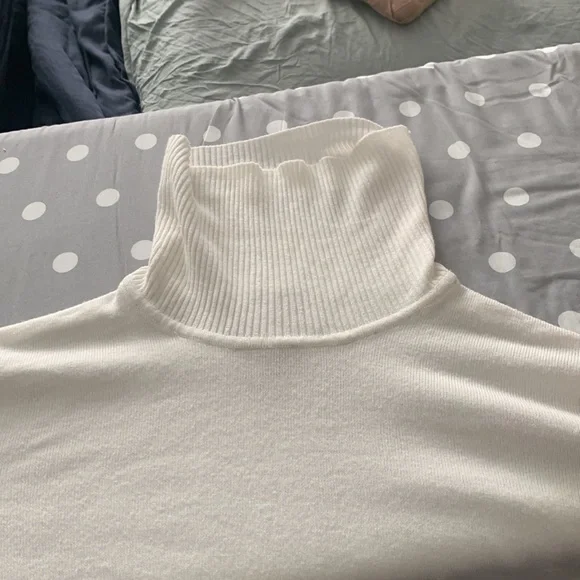 Women's White Sweater - Picture 3 of 4